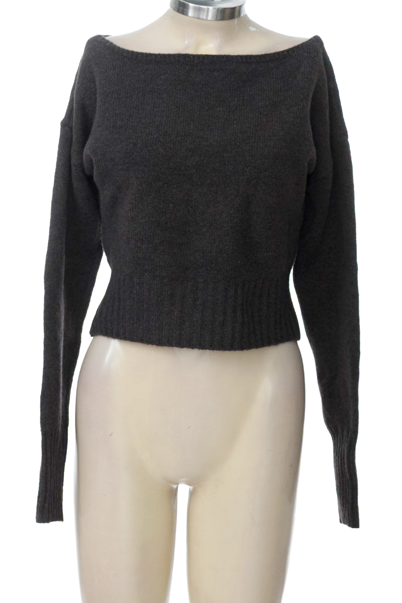 Sweater color Gris - Closeando