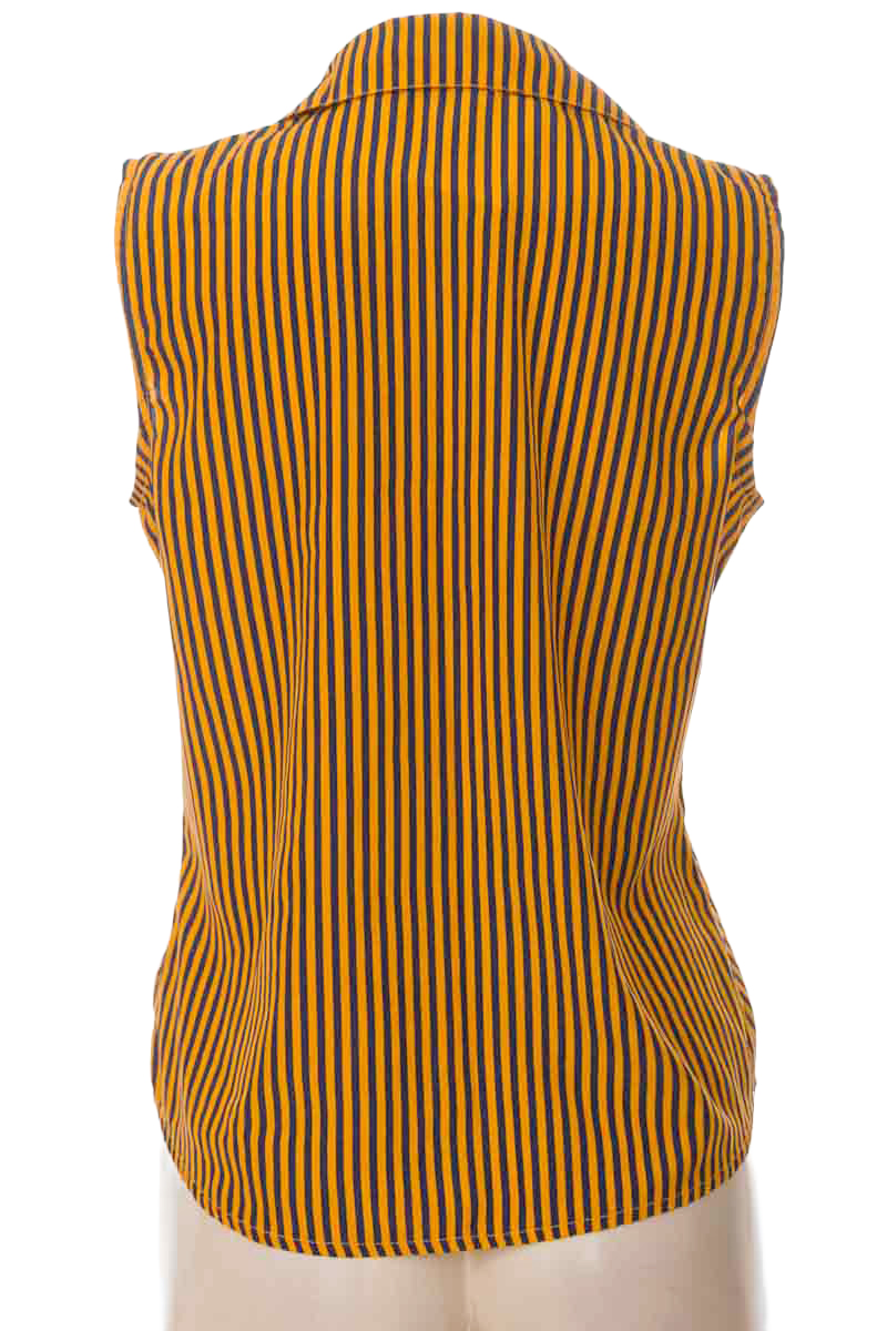 Top / Camiseta color Mostaza - Closeando