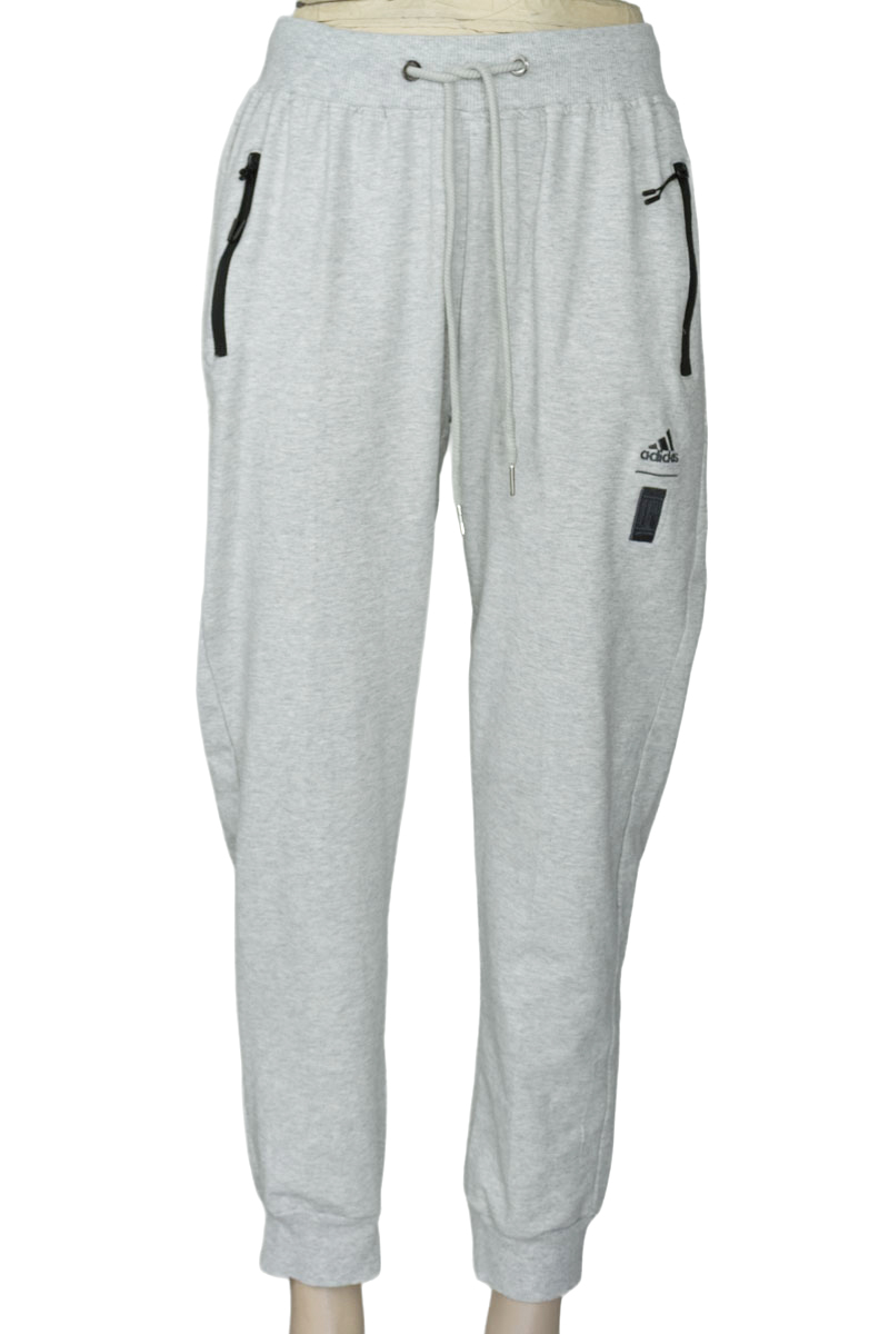 Ropa Deportiva color Gris - Closeando
