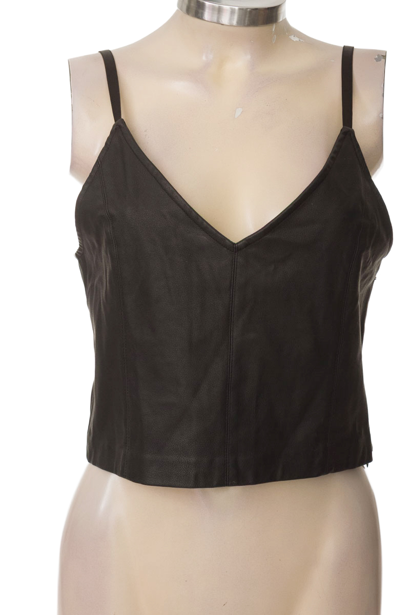 Top / Camiseta color Negro - Zara