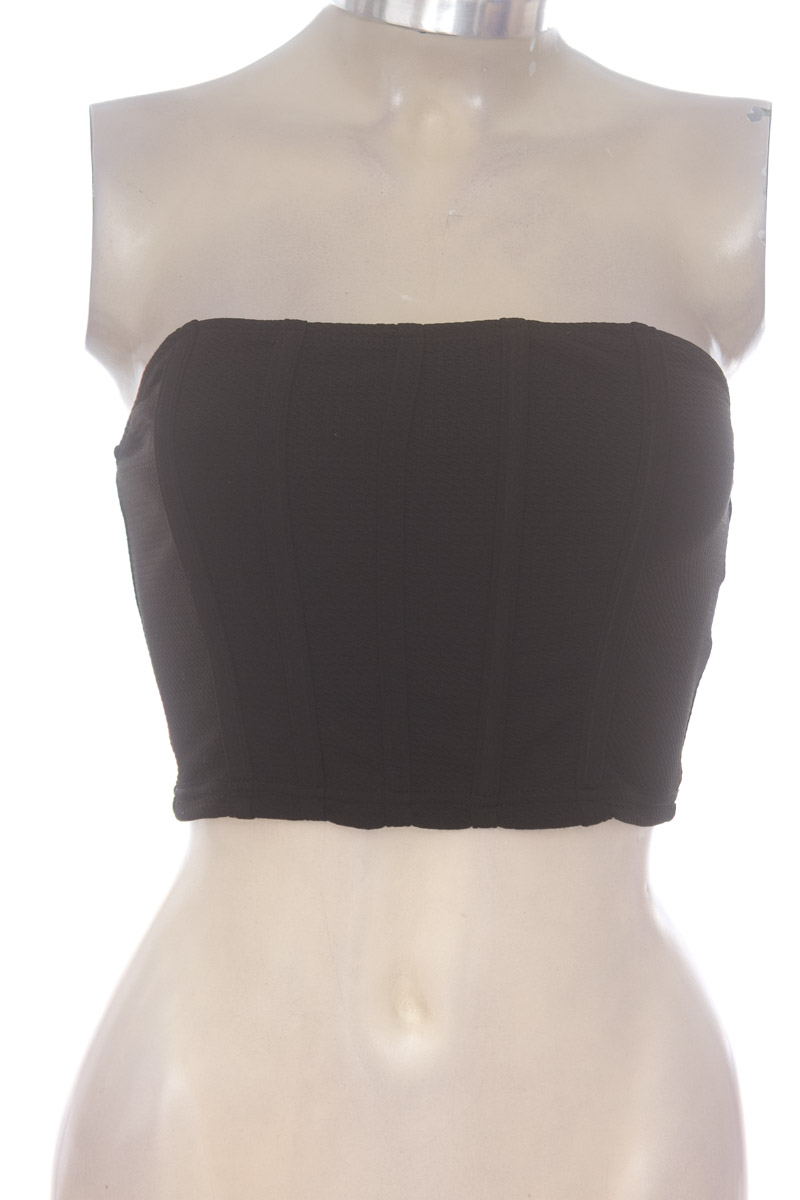 Top / Camiseta color Negro - Shein