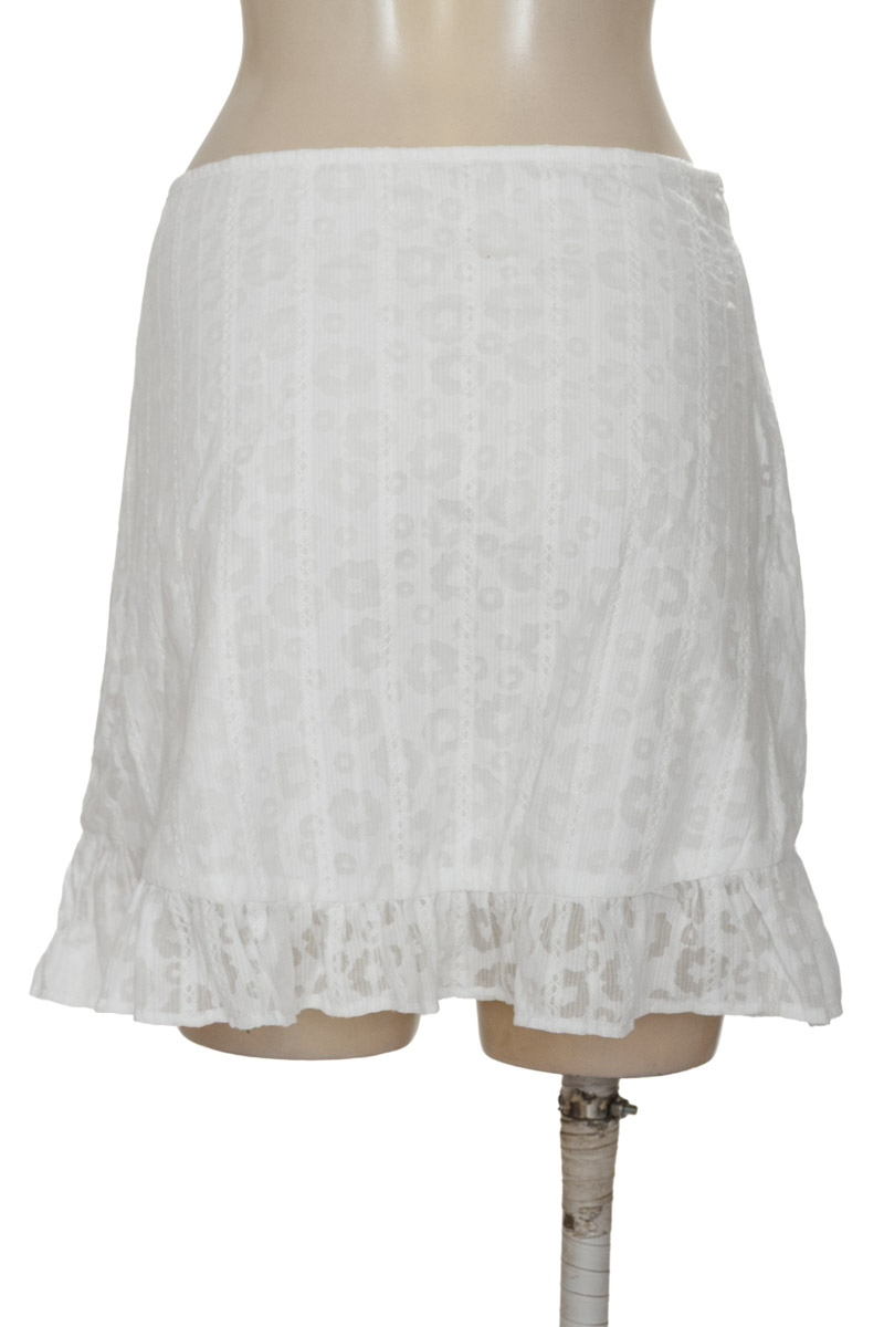 Falda color Blanco - Closeando