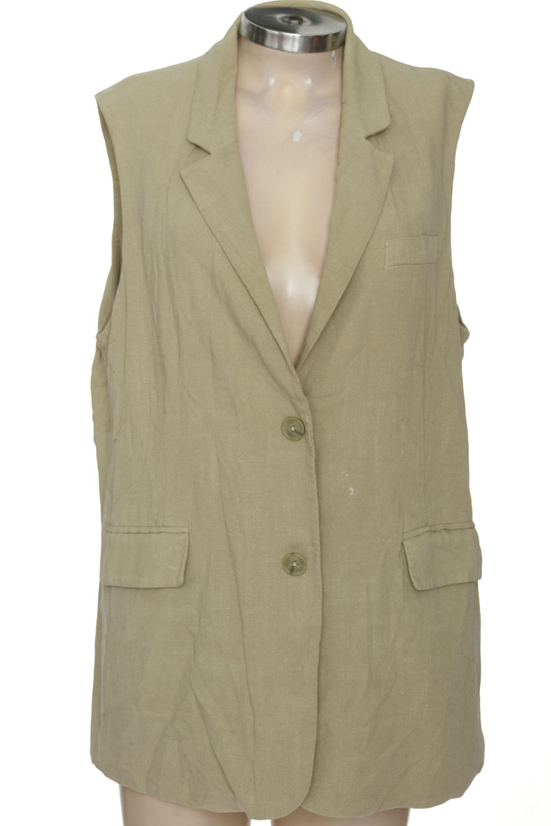 Chaqueta / Abrigo color Verde - Stradivarius