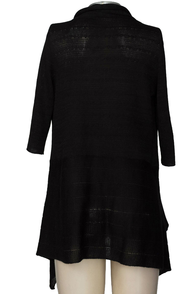 Sweater color Negro - Closeando