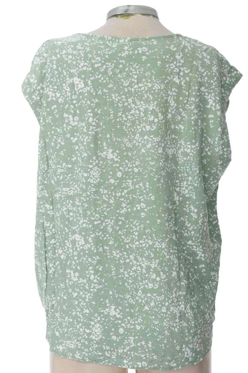 Top / Camiseta color Verde - Closeando