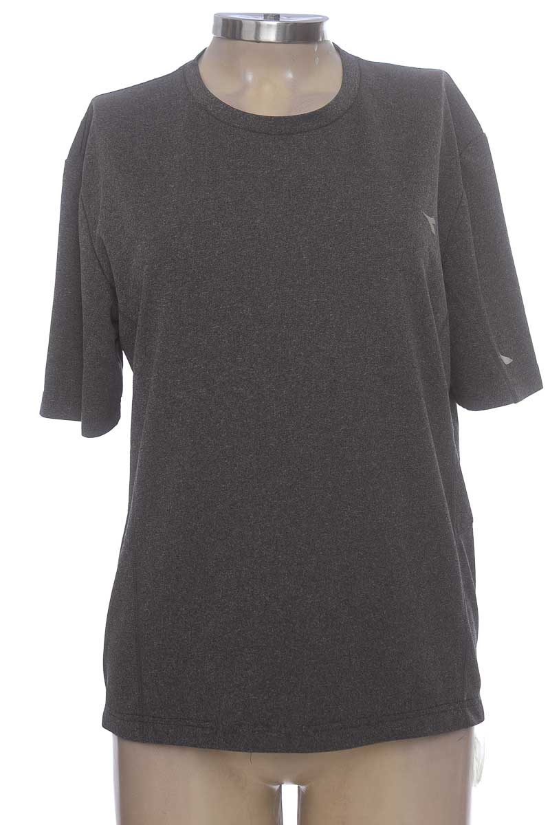 Ropa Deportiva / Salida de Baño color Gris - Diadora