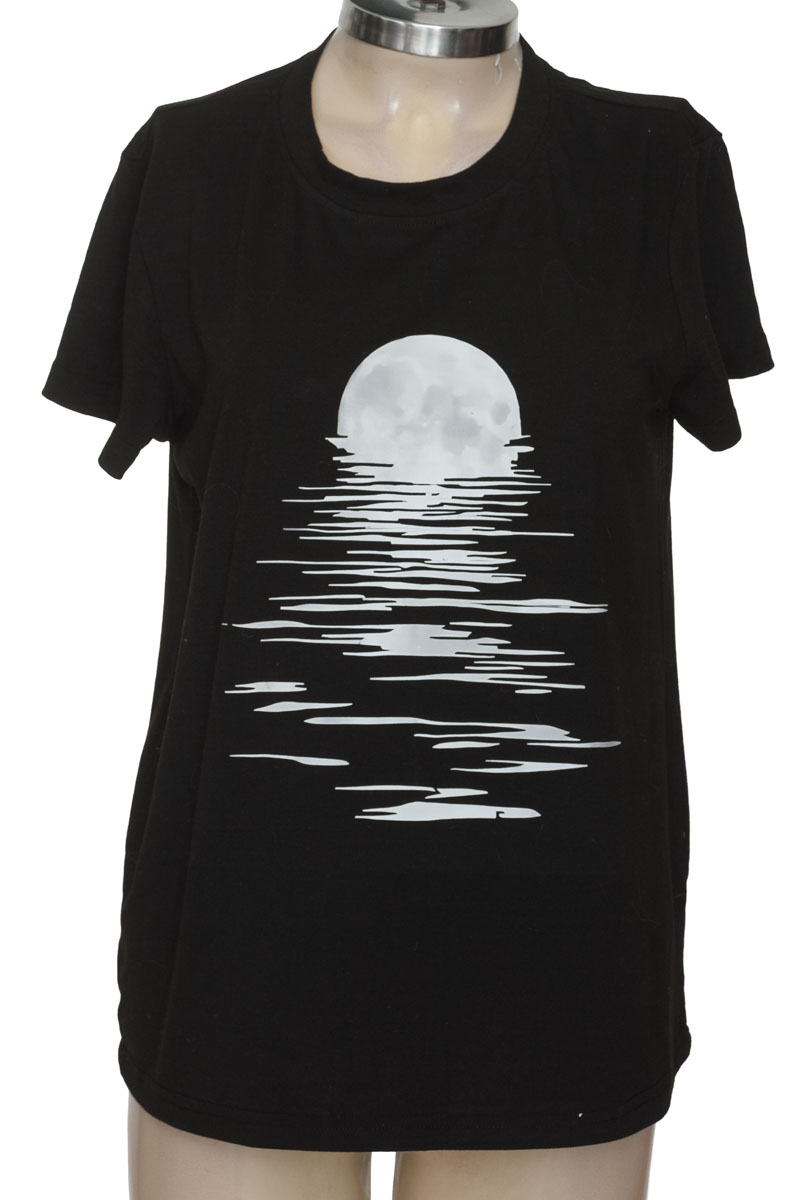 Top / Camiseta color Negro - Closeando