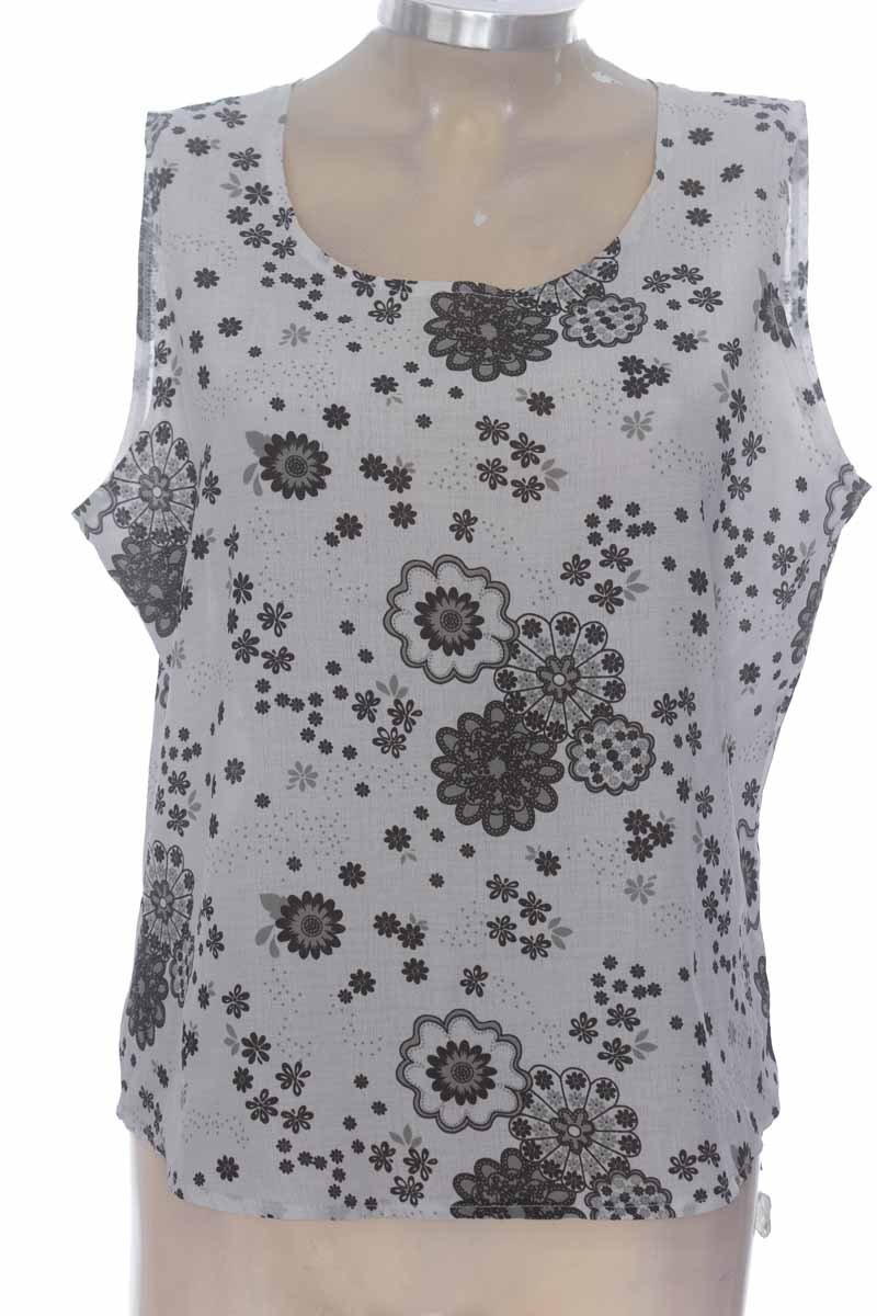 Top / Camiseta color Blanco - Closeando