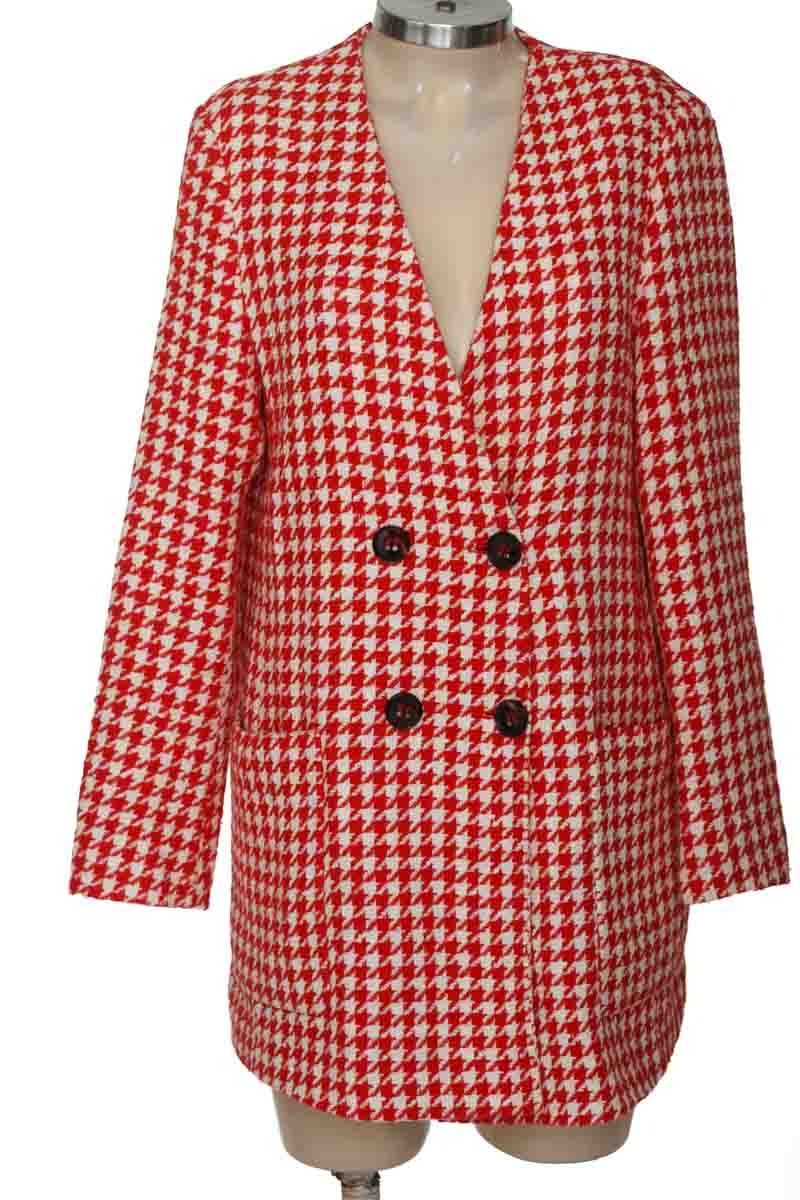 Chaqueta / Abrigo color Rojo - Zara