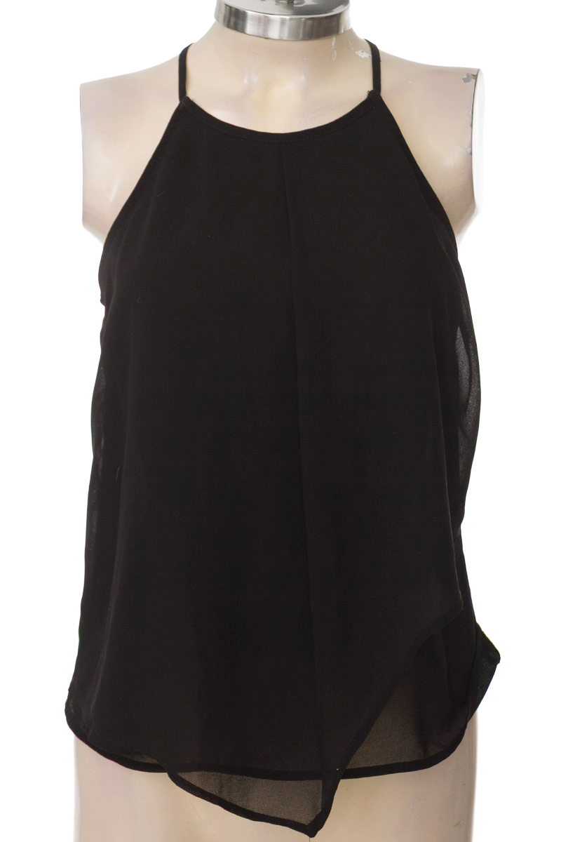 Top / Camiseta color Negro - Derek