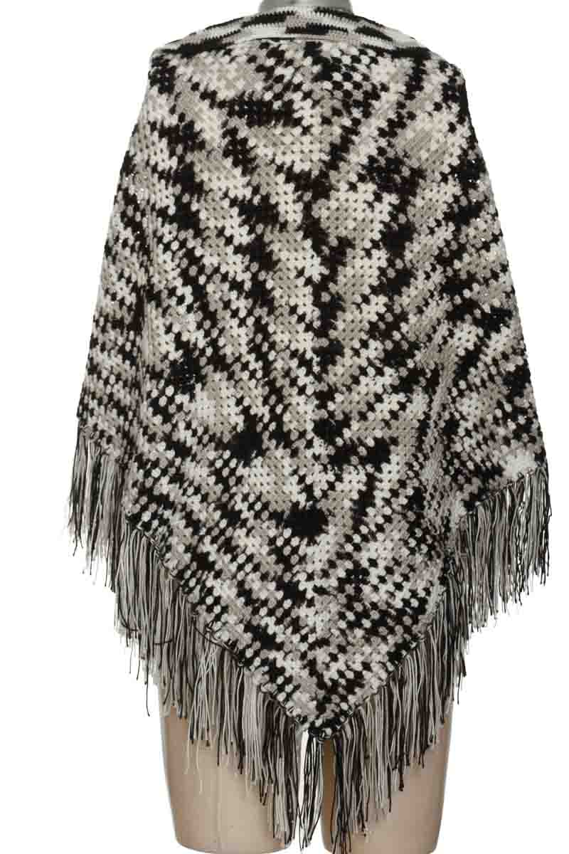 Sweater color Negro - Closeando
