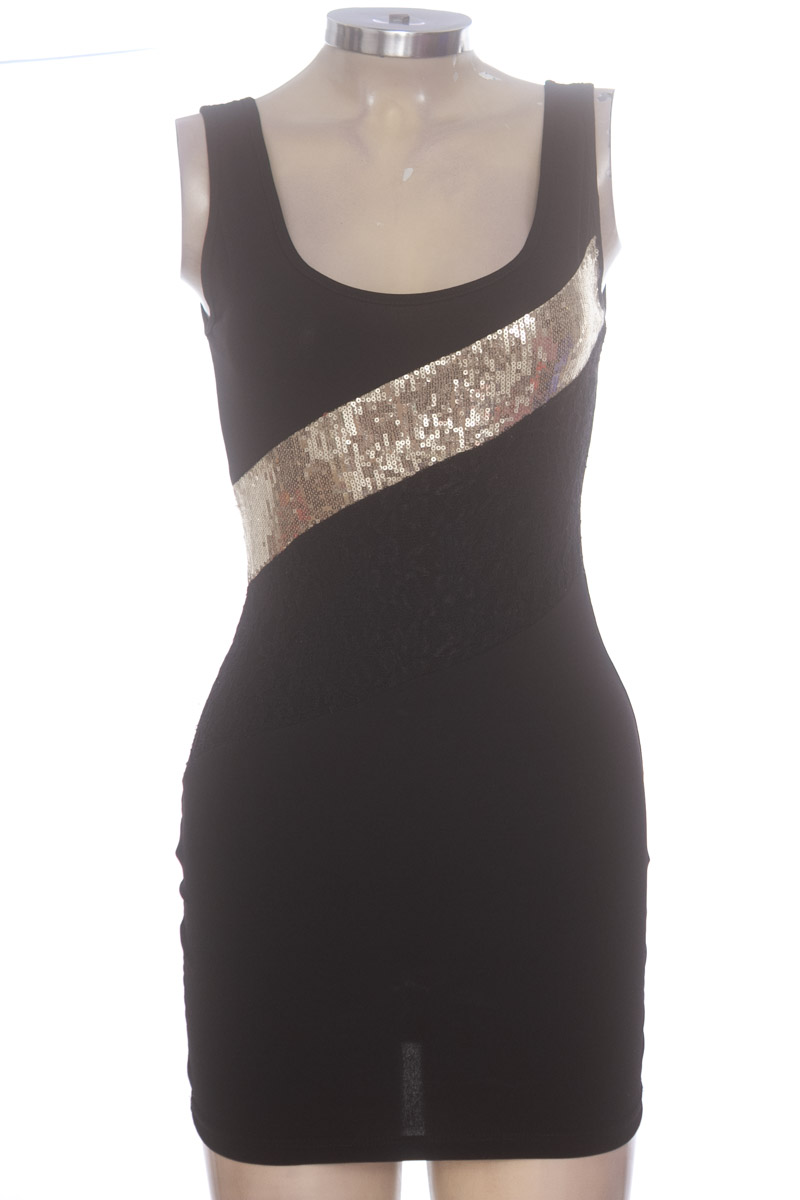 Vestido / Enterizo color Negro - Closeando