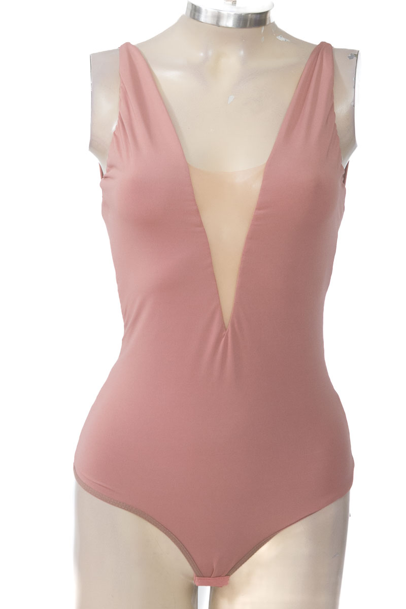 Top / Camiseta color Rosado - JOHANNA MALDONADO