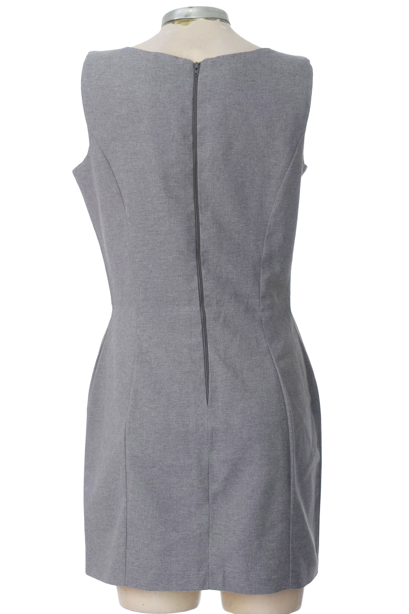 Vestido / Enterizo color Gris - Closeando