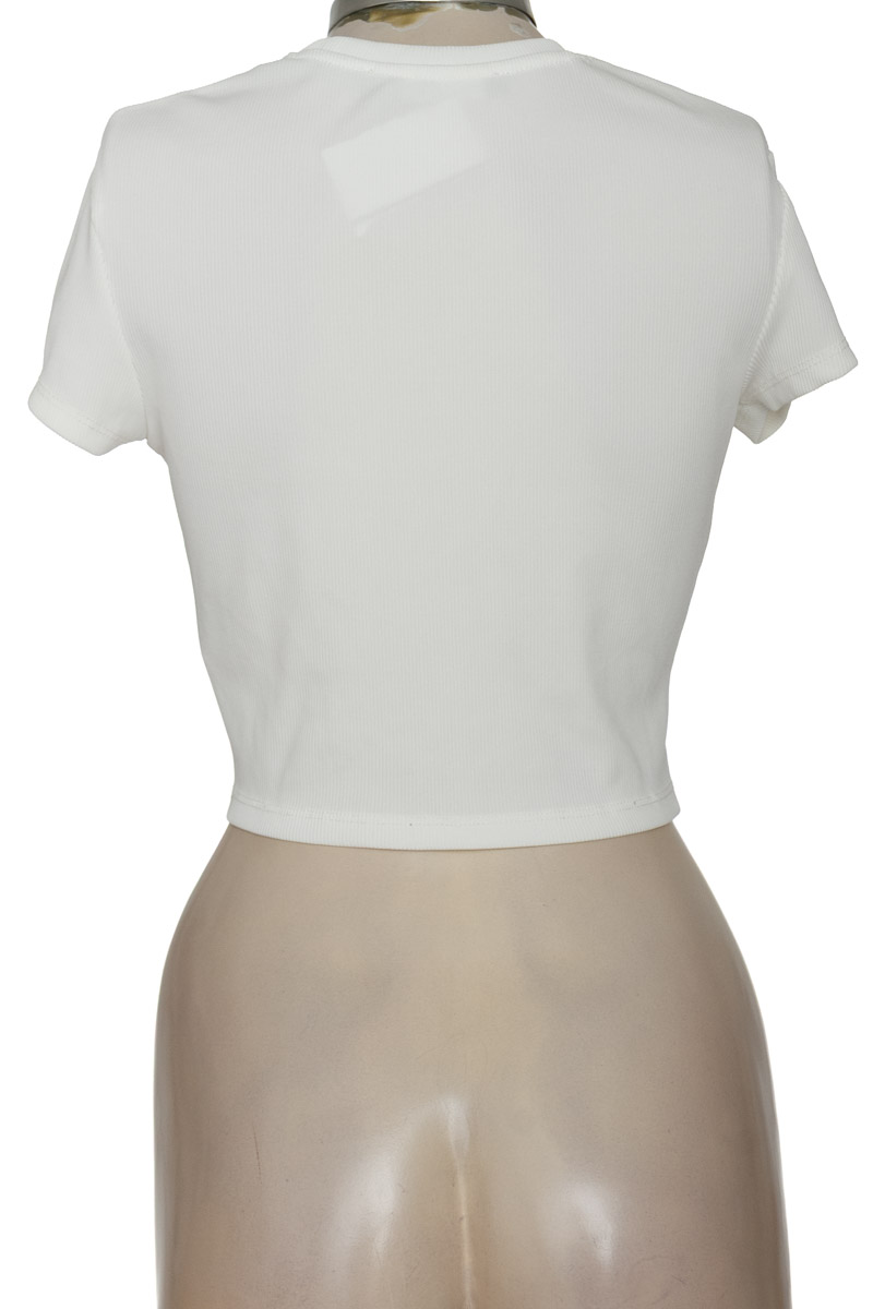 Top / Camiseta color Blanco - Bershka