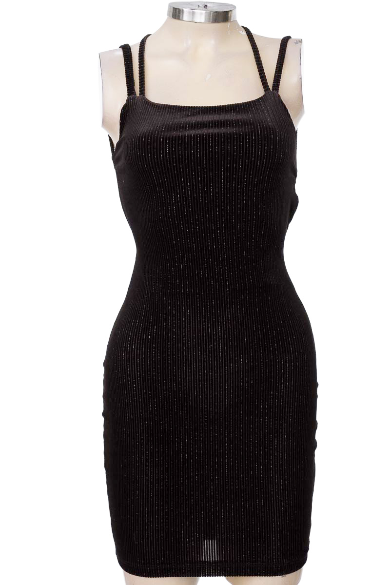 Vestido / Enterizo color Negro - Closeando