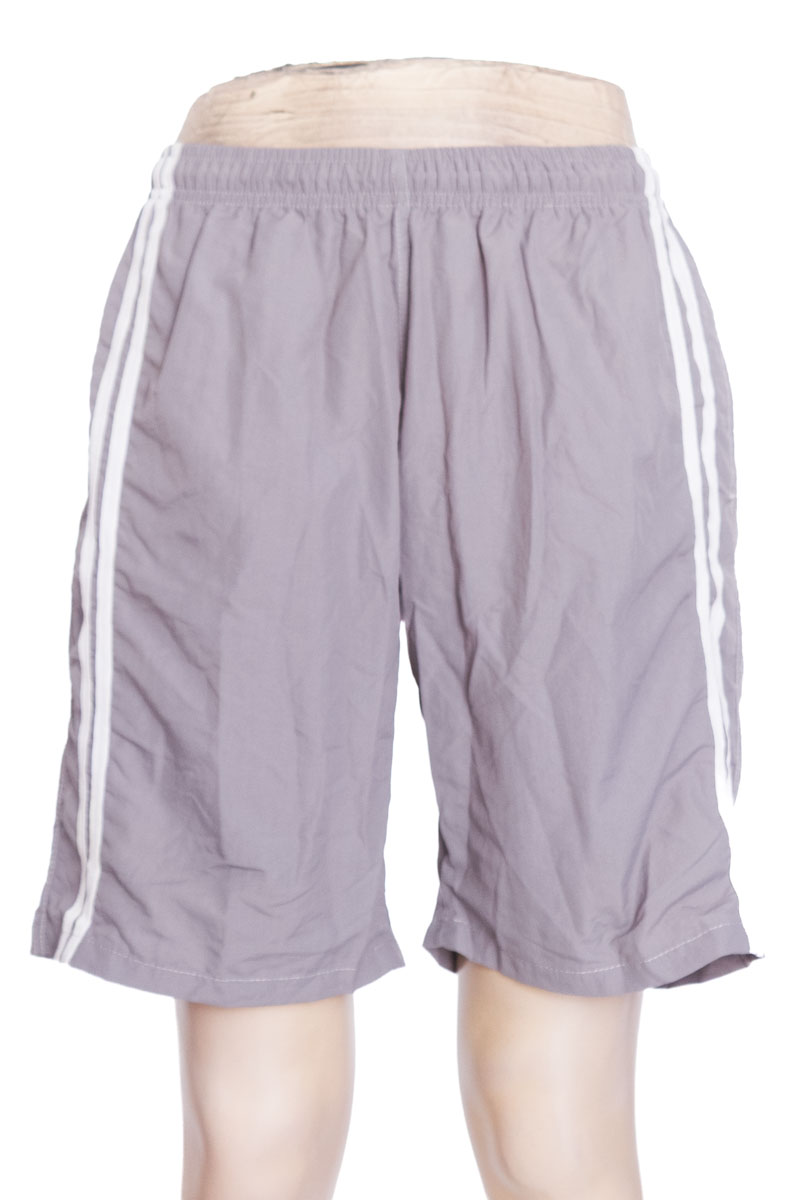 Bermuda - Pantaloneta color Gris - Closeando