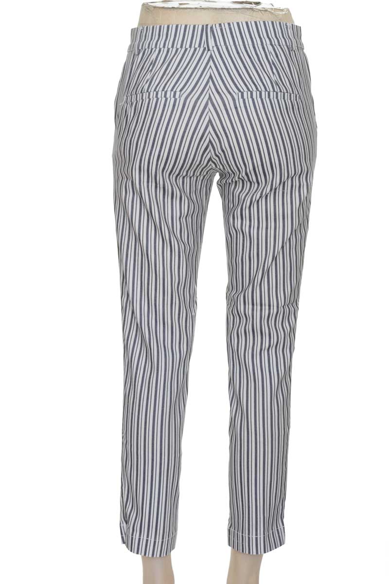 Pantalones color Azul - Stradivarius