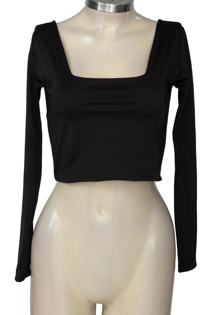 Top / Camiseta color Negro - Closeando