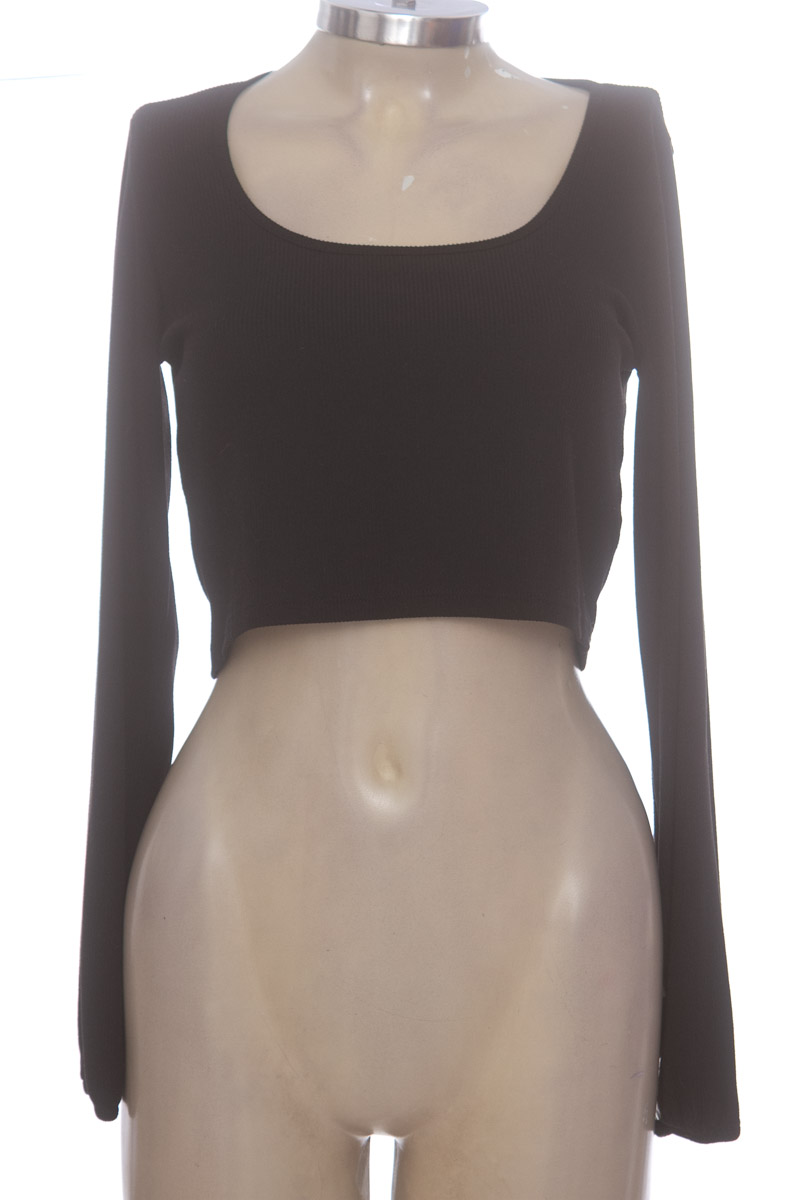 Top / Camiseta color Negro - Pop Rose