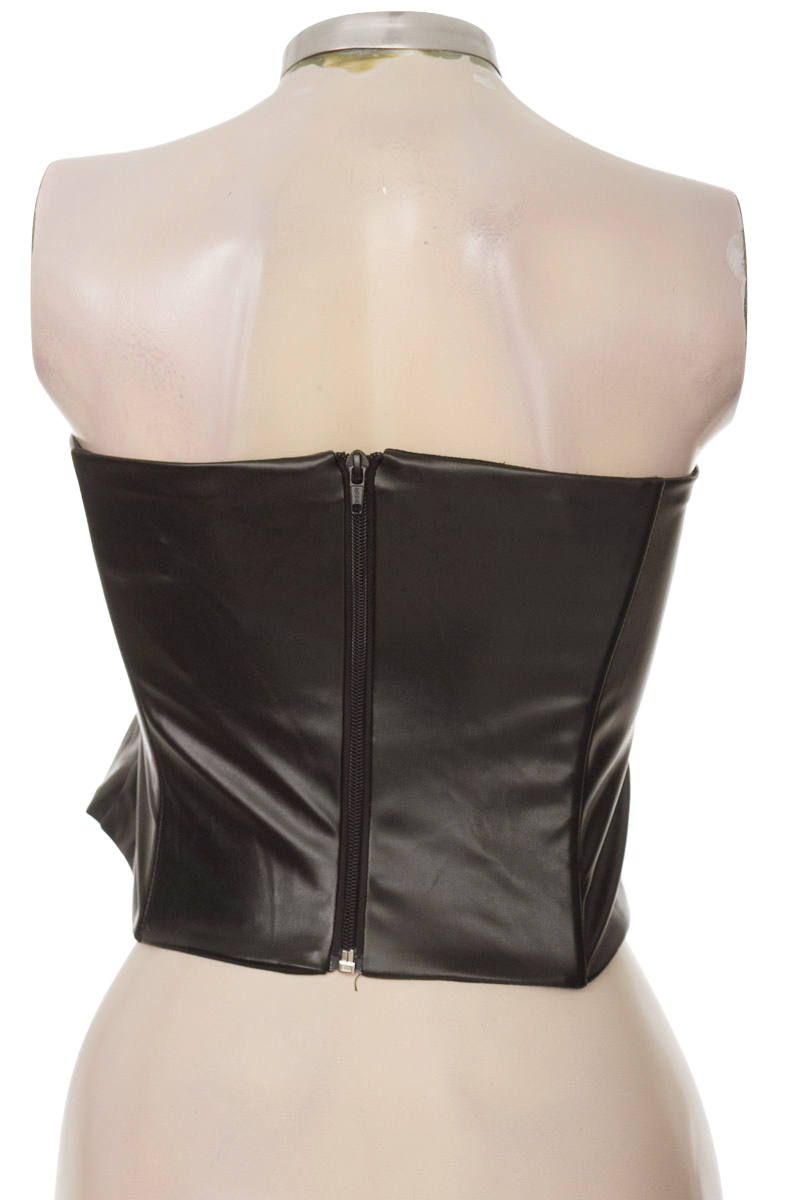 Top / Camiseta color Negro - Infinitamente