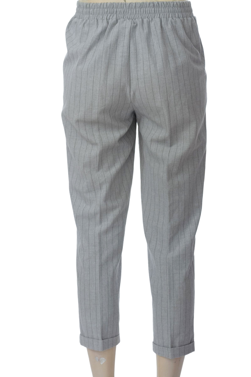 Pantalones color Gris - Stradivarius