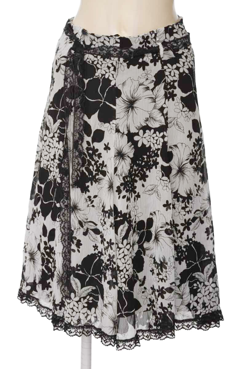 Falda color Negro - Studio F