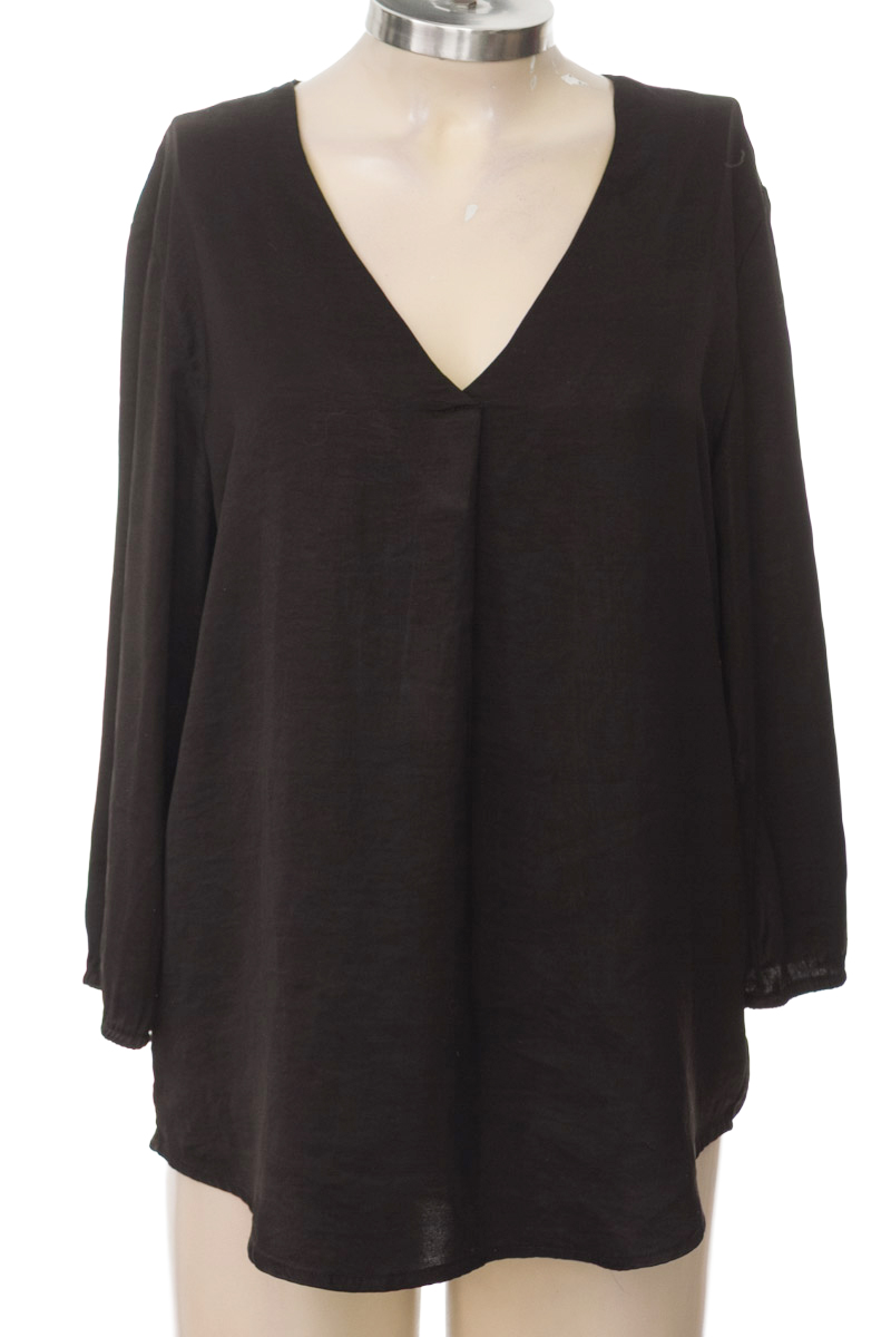 Blusa color Negro - Basement