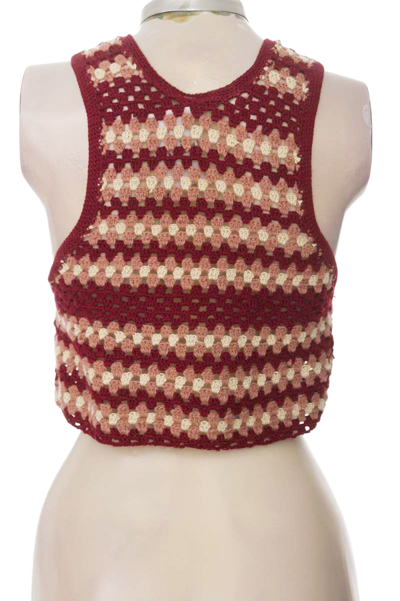 Top / Camiseta color Vinotinto - Closeando