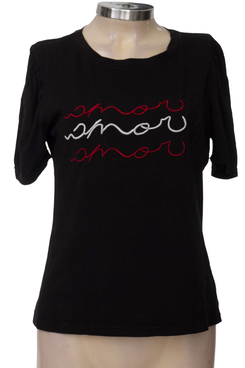 Top / Camiseta color Negro - Closeando