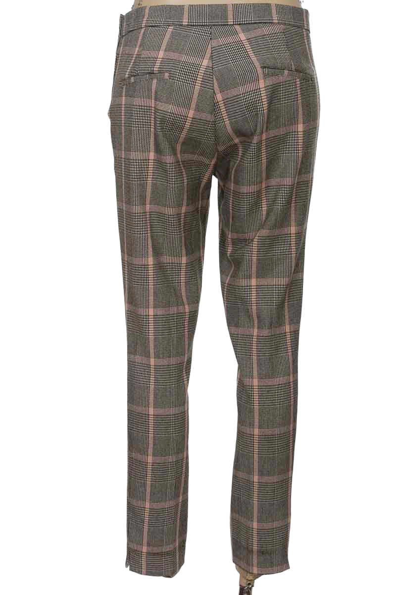 Pantalones color Gris - Stradivarius