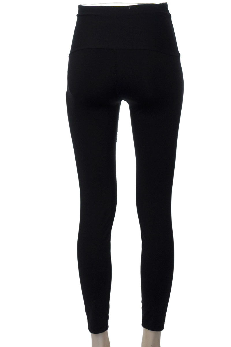 Ropa Deportiva / Salida de Baño color Negro - Leonisa