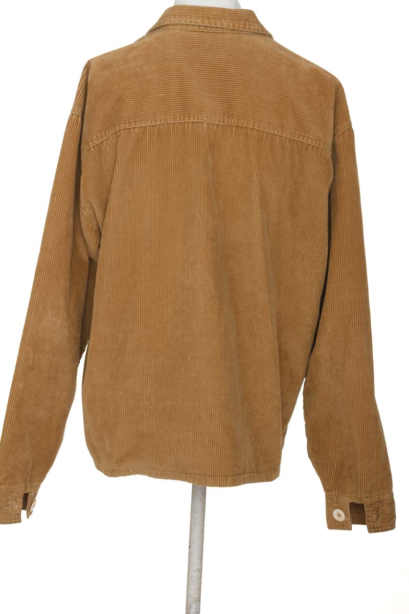 Chaqueta color Beige - Closeando