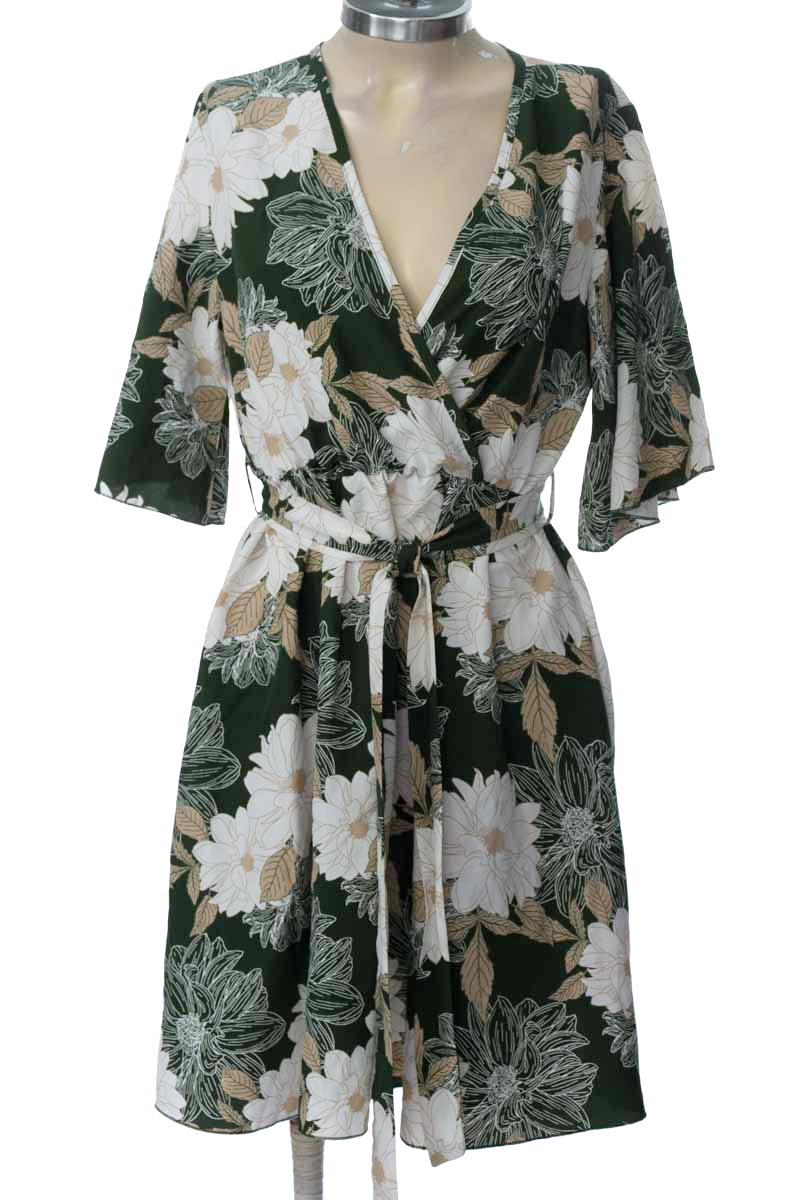 Vestido / Enterizo color Verde - Closeando