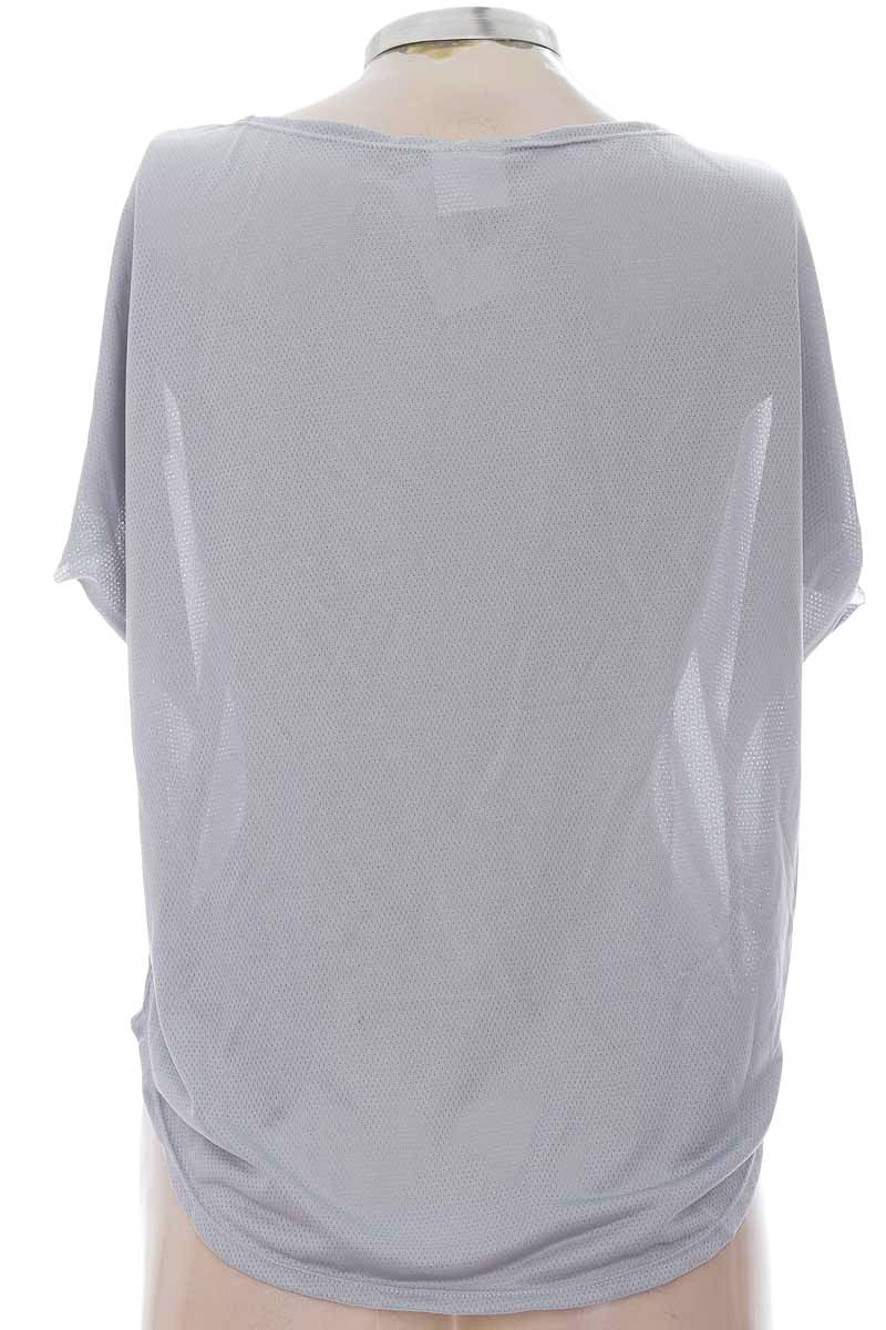 Ropa Deportiva / Salida de Baño color Gris - Yazo