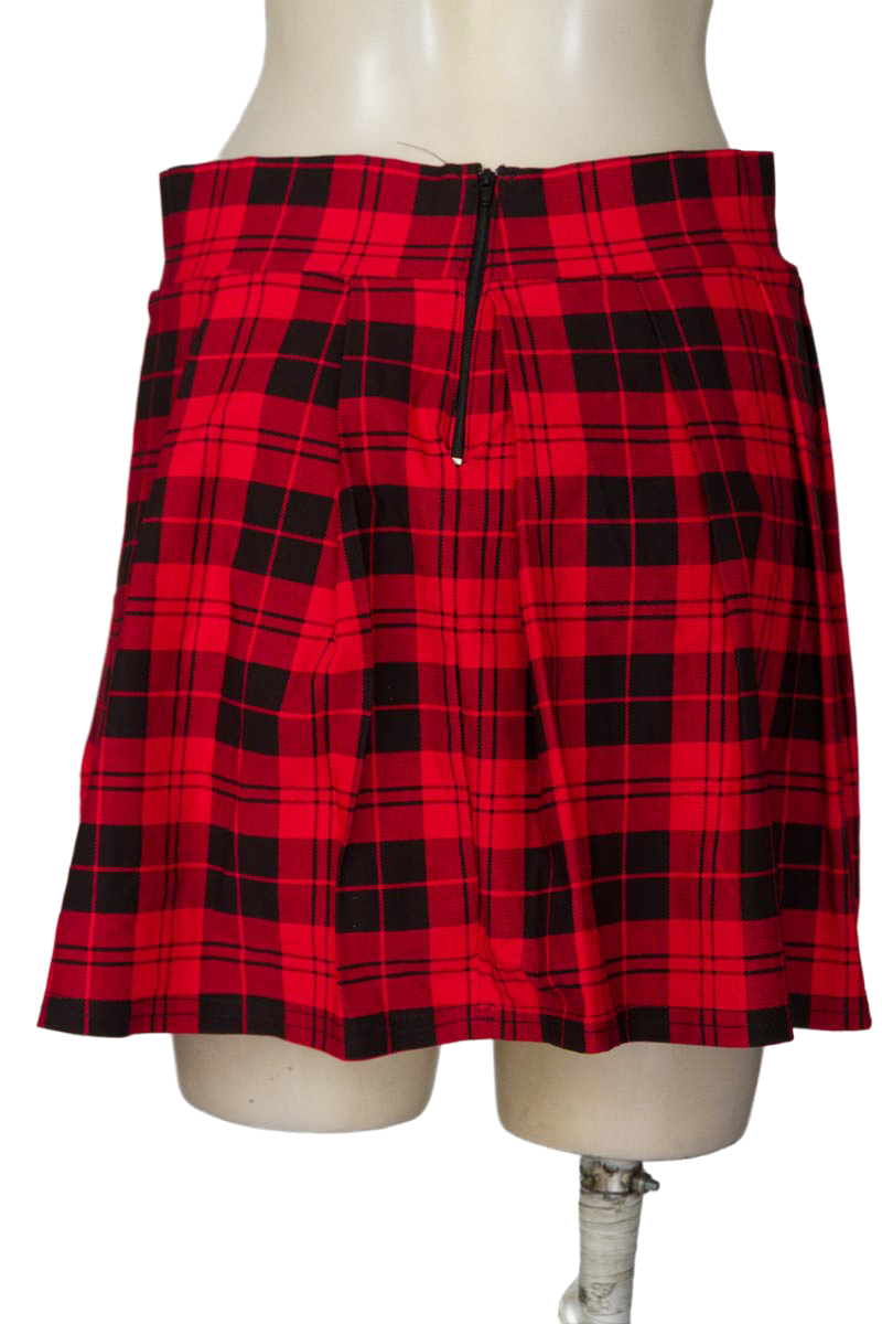 Falda color Rojo - Closeando