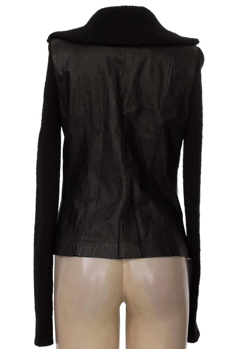 Chaqueta / Abrigo color Negro - J.J Diseños