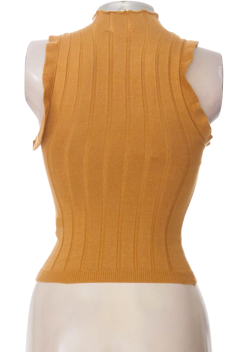 Top / Camiseta color Café - Feel in