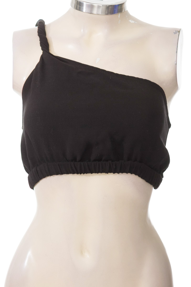 Top / Camiseta color Negro - Zara