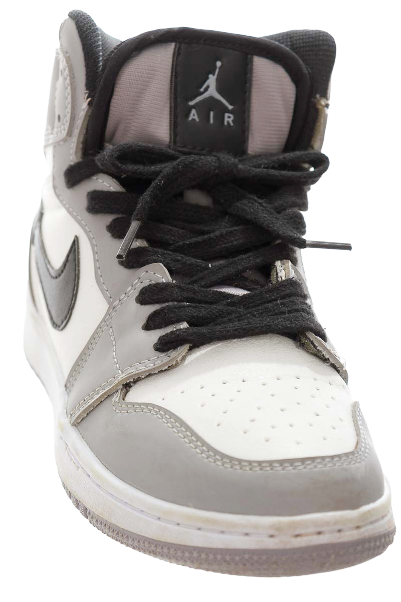 Zapatos color Gris - Closeando