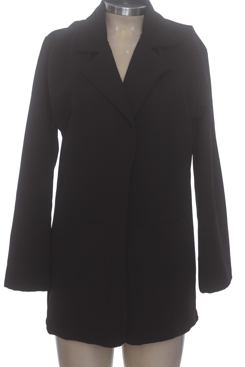 Chaqueta / Abrigo color Negro - Closeando