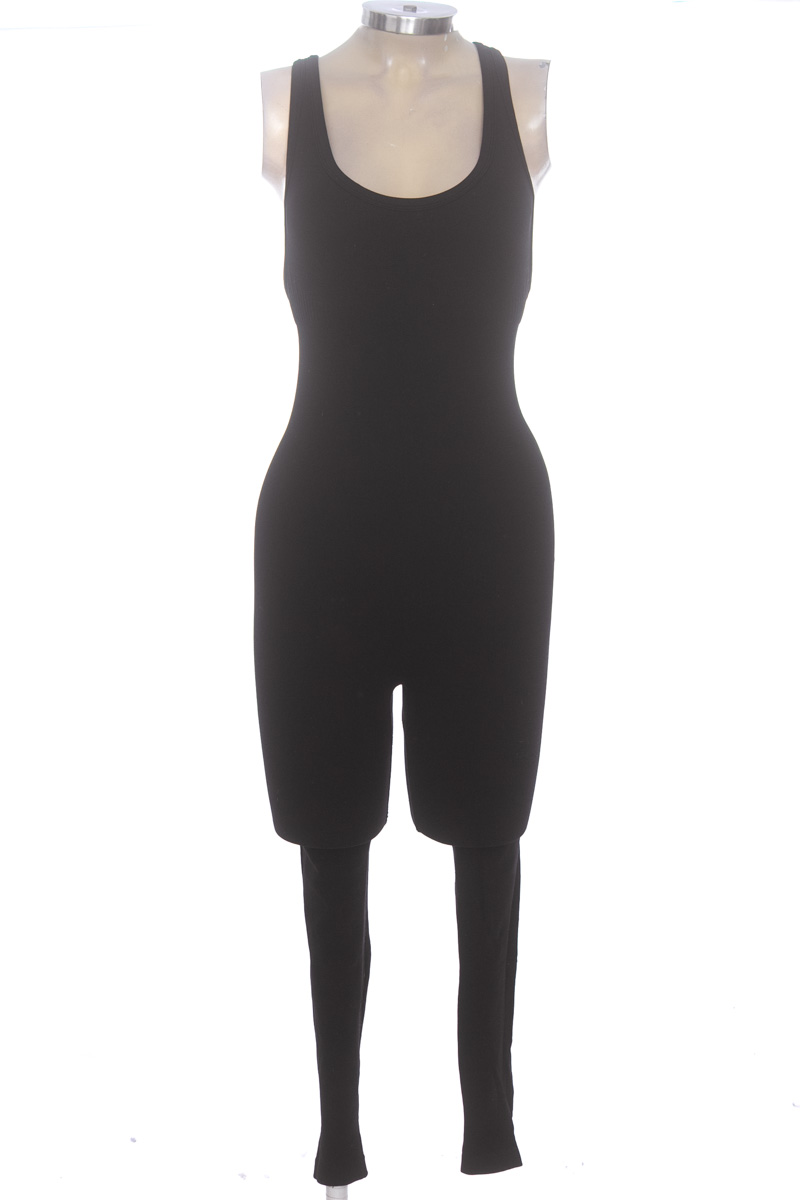 Ropa Deportiva / Salida de Baño color Negro - Closeando