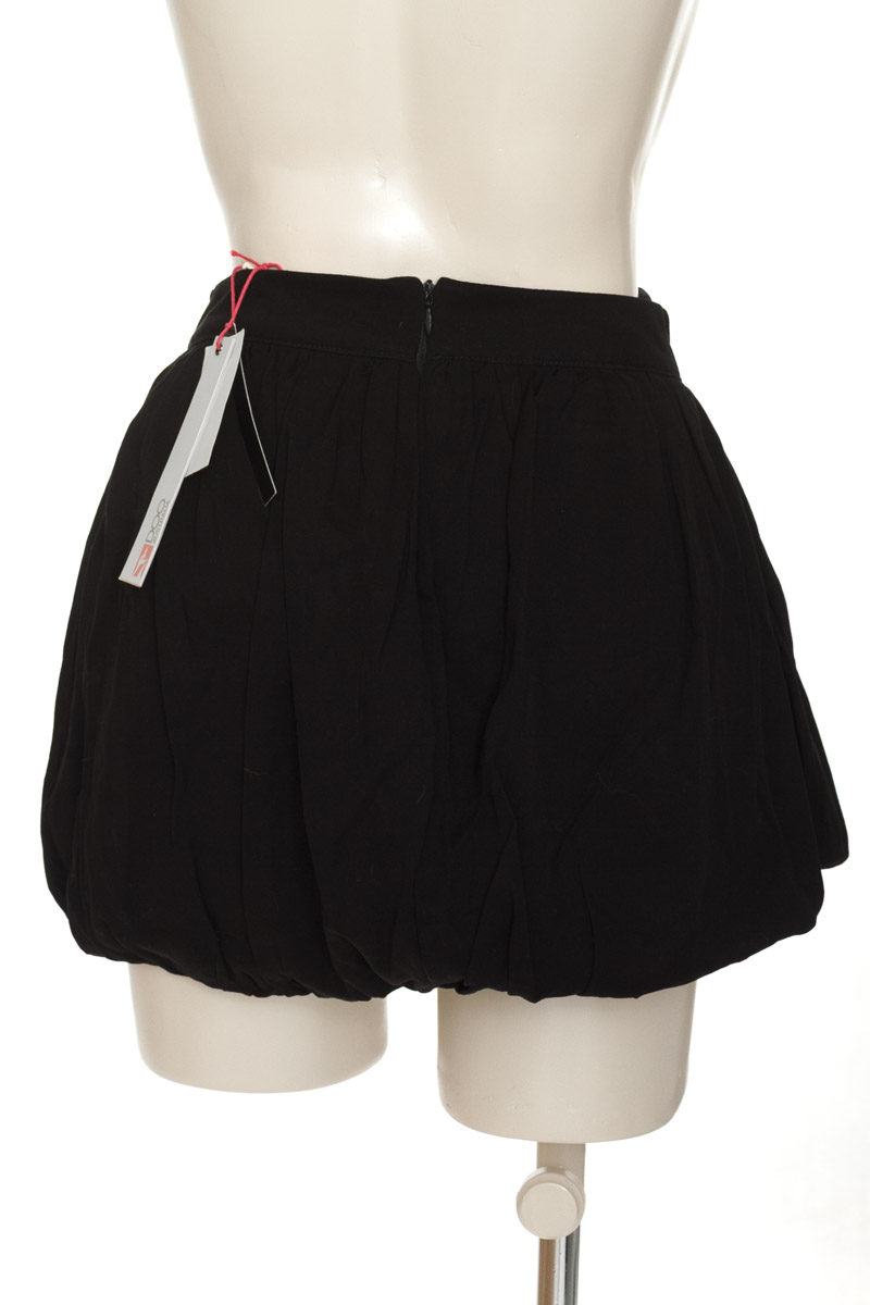 Falda color Negro - Doo Australia