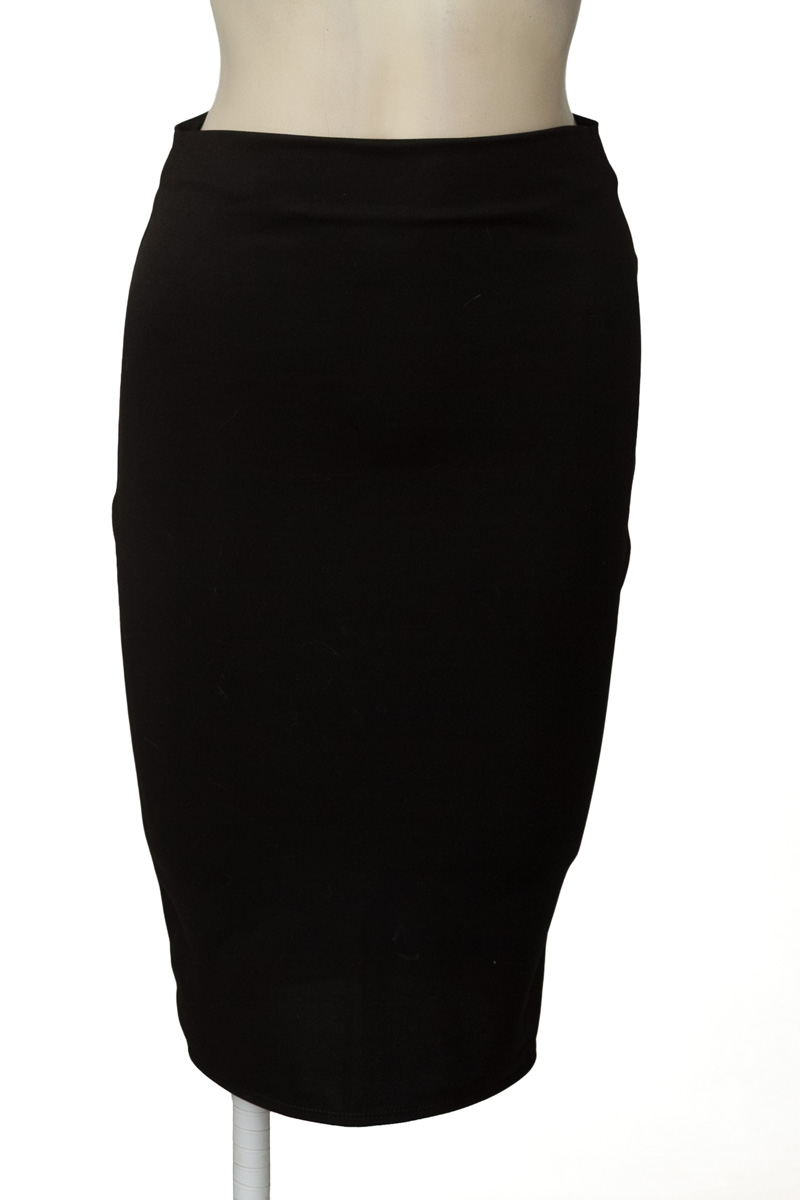 Falda color Negro - Closeando