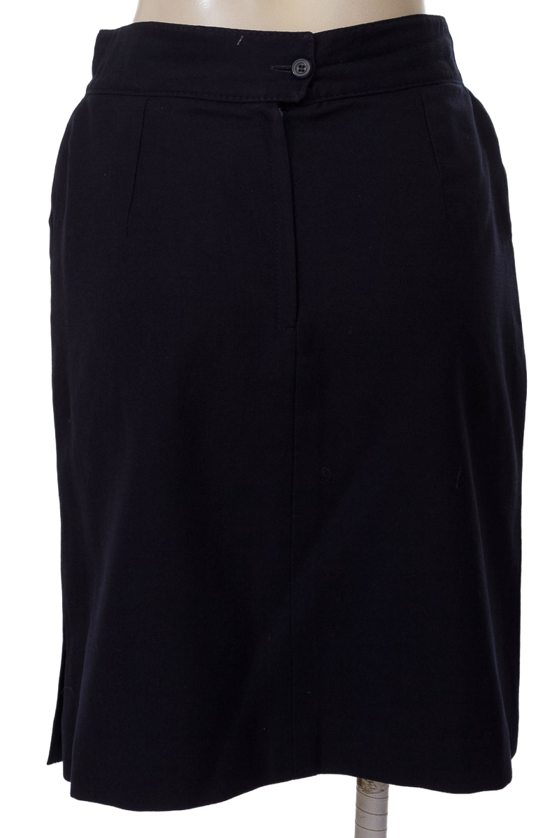 Falda color Azul - Closeando