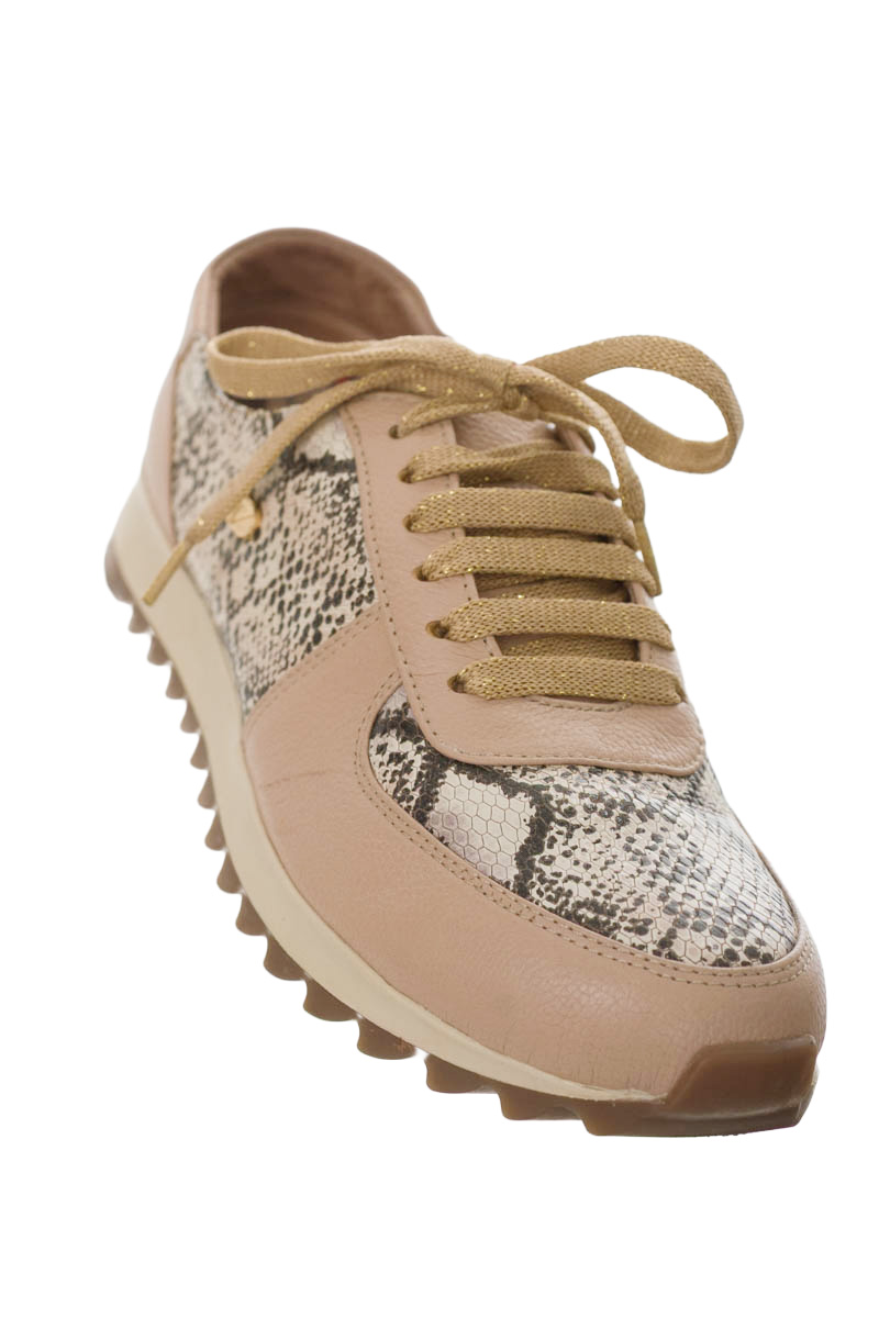 Zapatos color Beige - Closeando