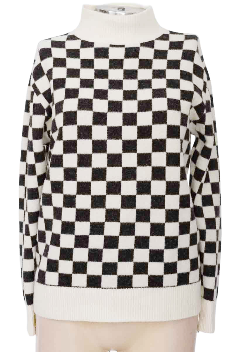 Sweater color Negro - Closeando