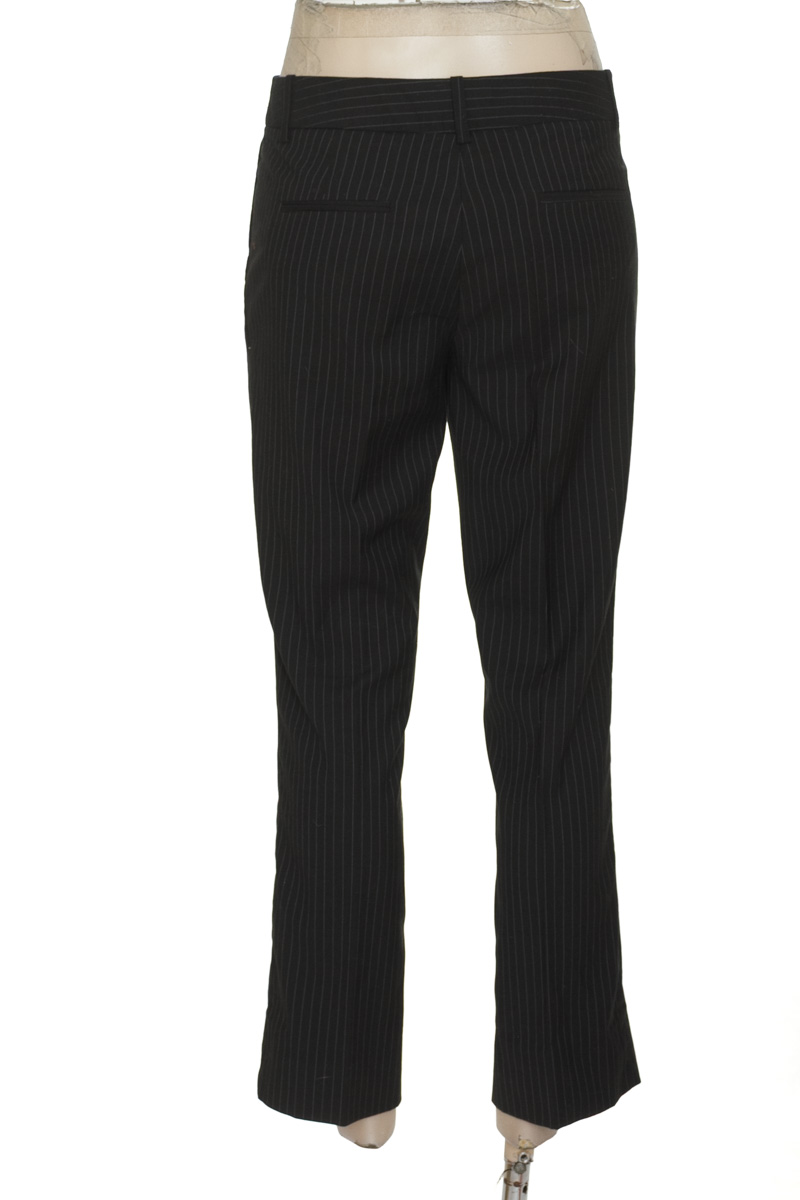 Pantalones color Negro - Armi