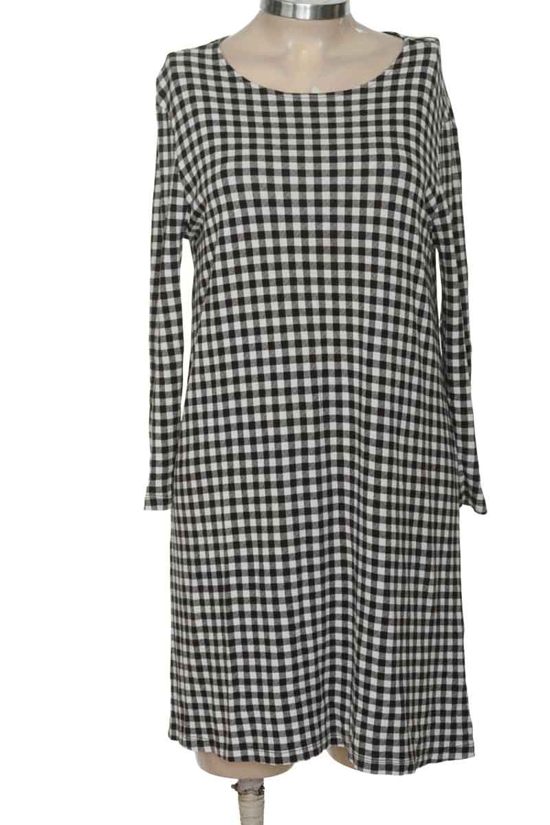 Vestido / Enterizo color Negro - Stradivarius