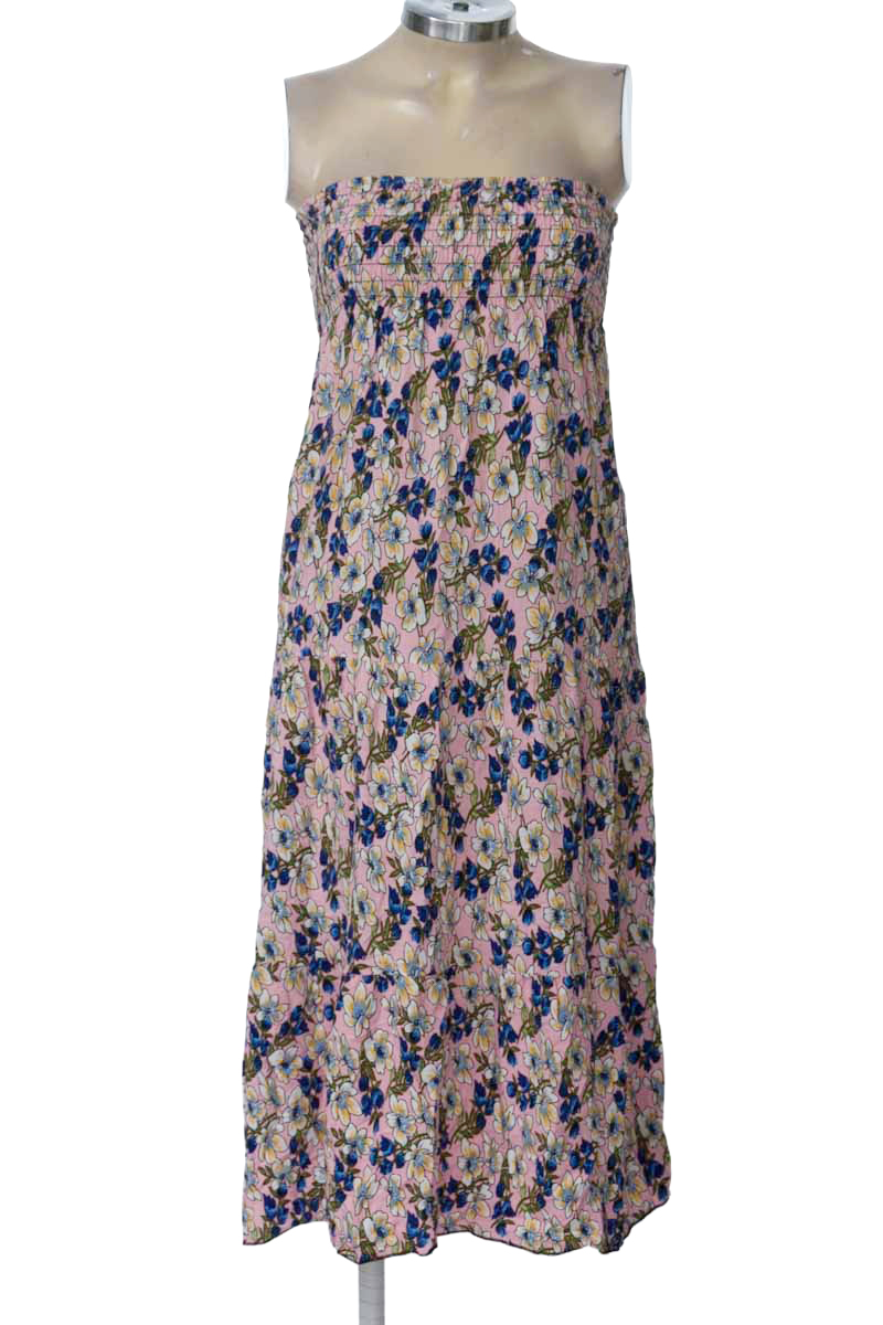 Vestido / Enterizo color Rosado - Closeando